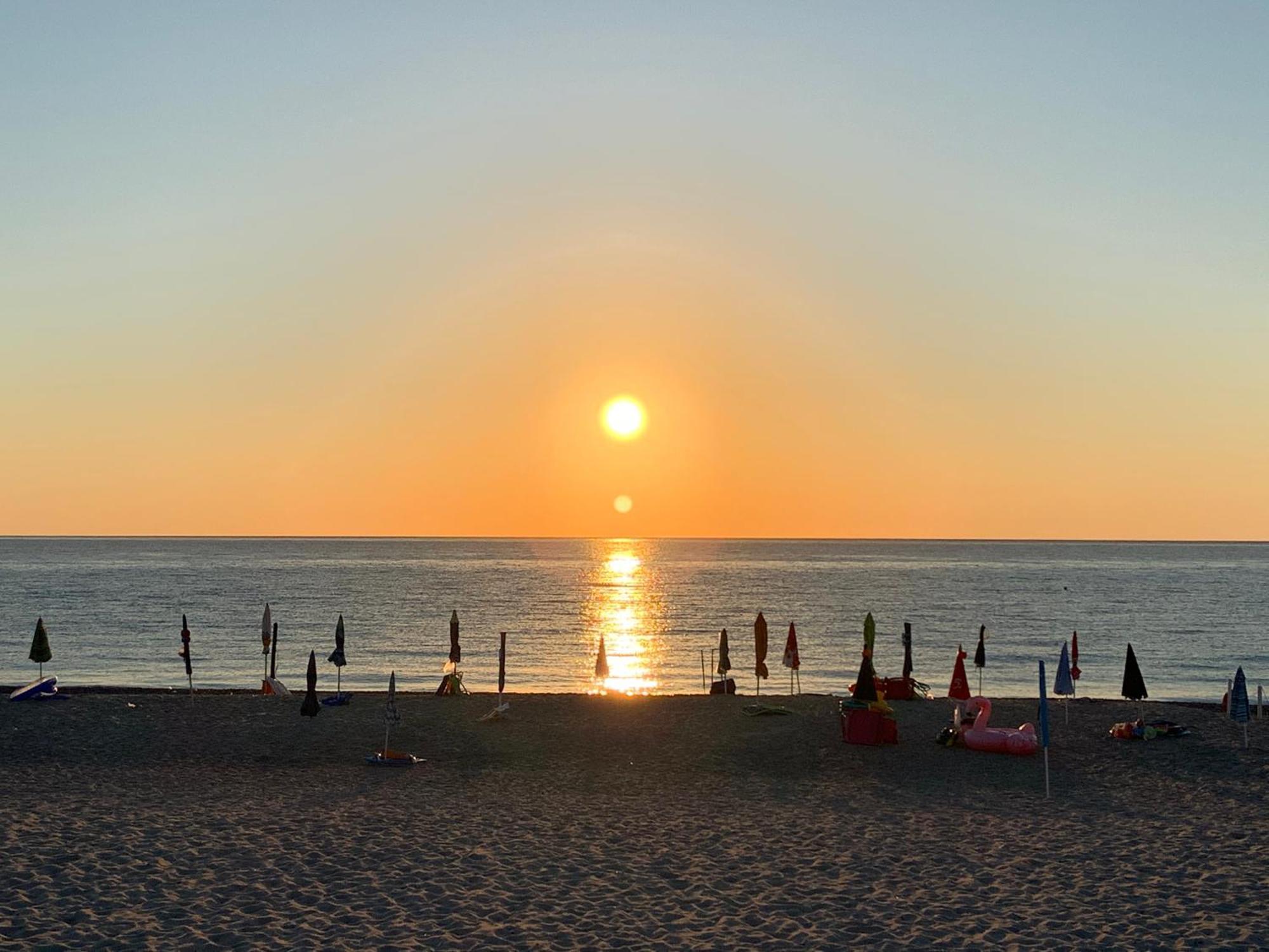 Alba Radiosa Apartment Santa Caterina Dello Ionio Marina ภายนอก รูปภาพ